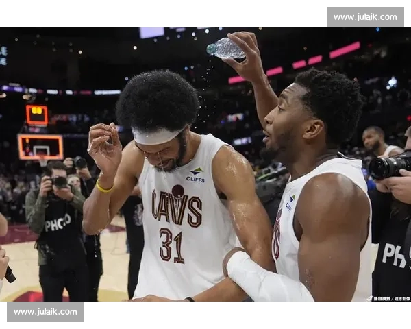 雷霆勇士激战记展现顶尖对决揭示NBA最新赛季战术走向